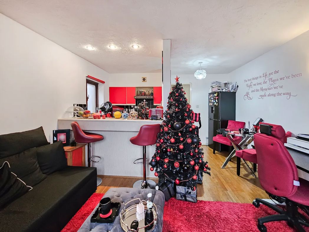 Property image 2 of 10