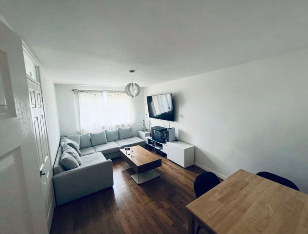 Property image 2 of 8