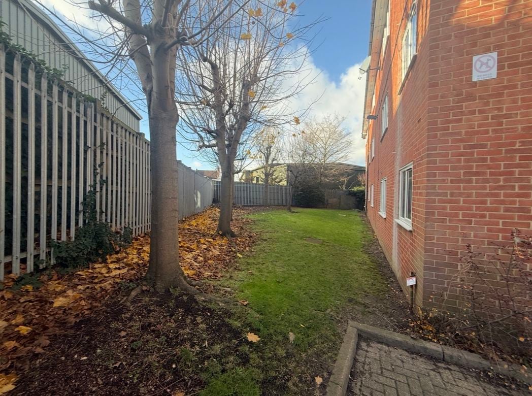 Property image 7 of 8
