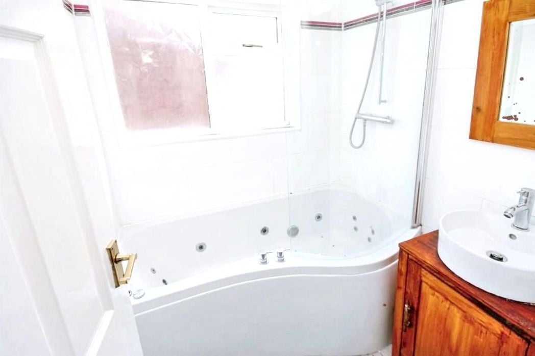 Property image 12 of 18
