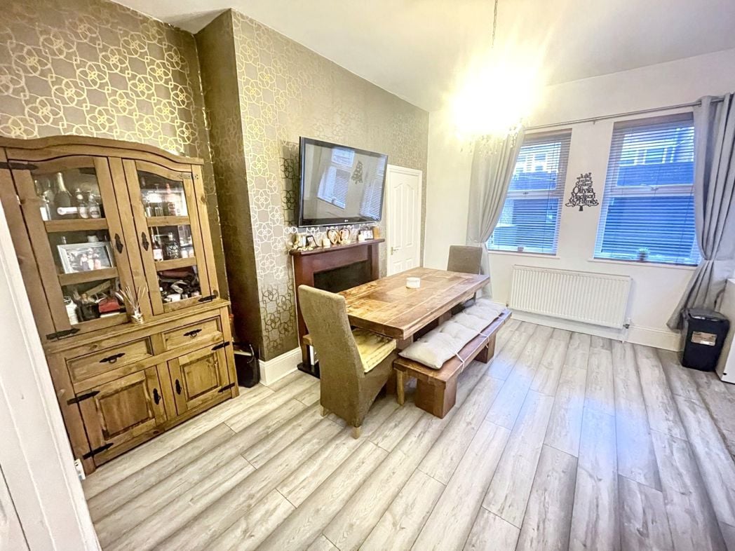 Property image 4 of 11
