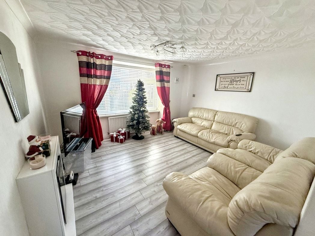 Property image 3 of 19
