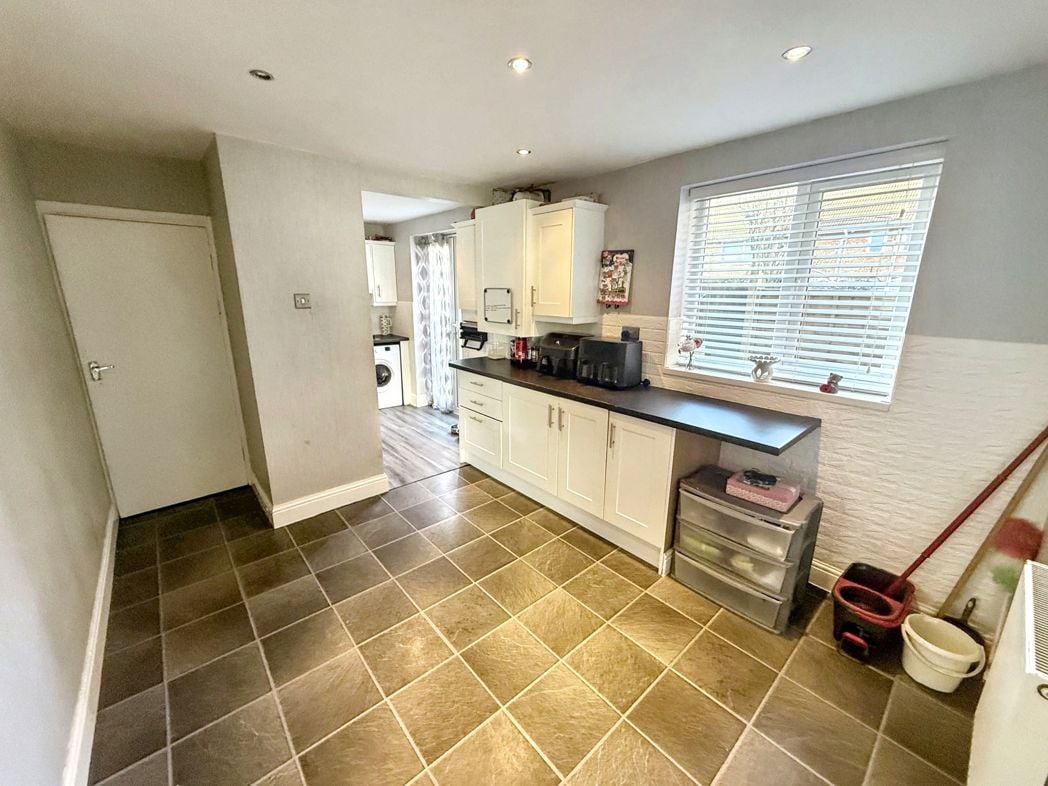 Property image 6 of 19