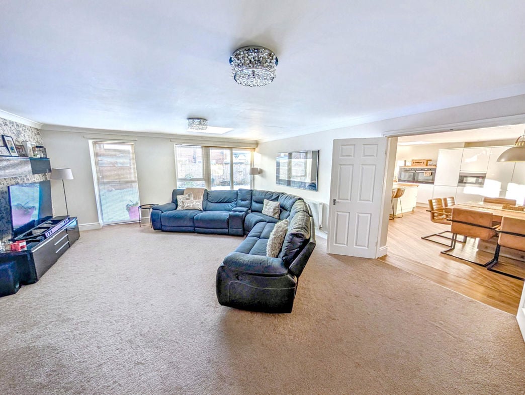 Property image 8 of 22
