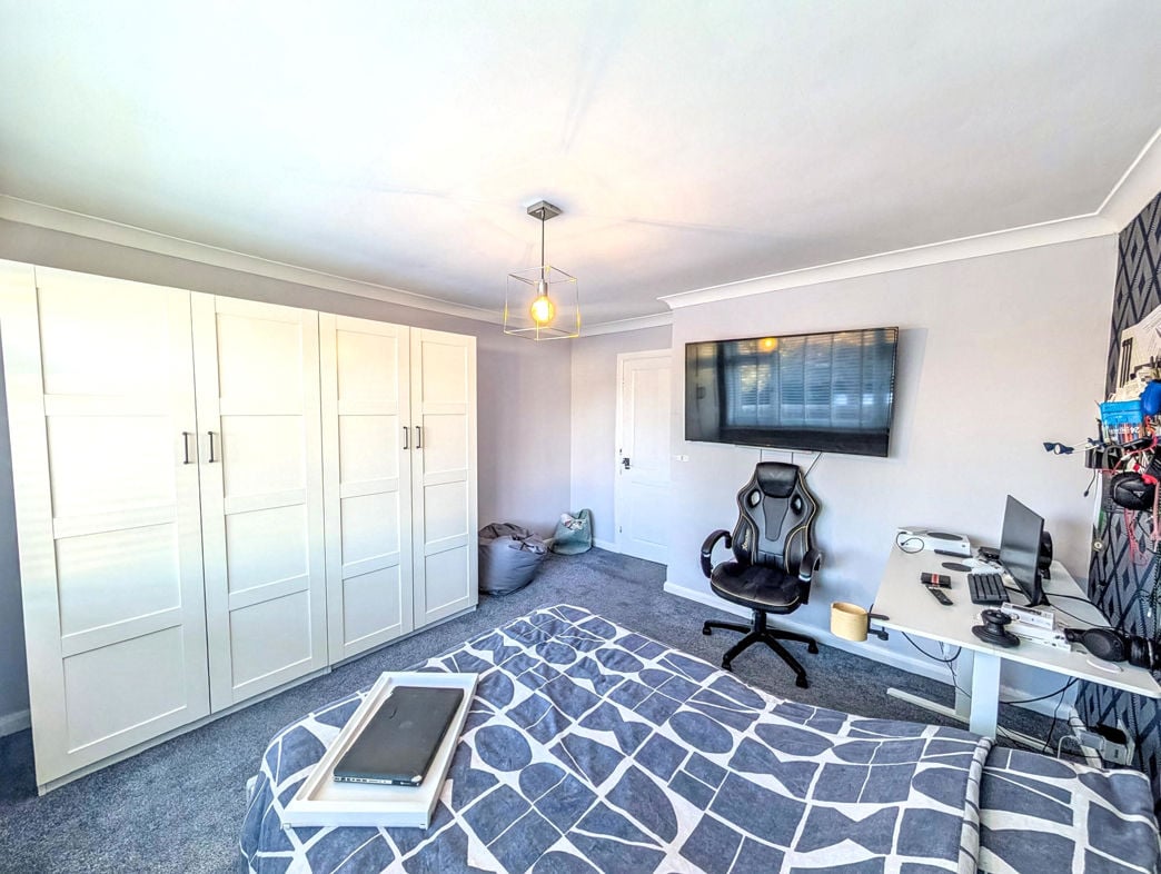Property image 16 of 22