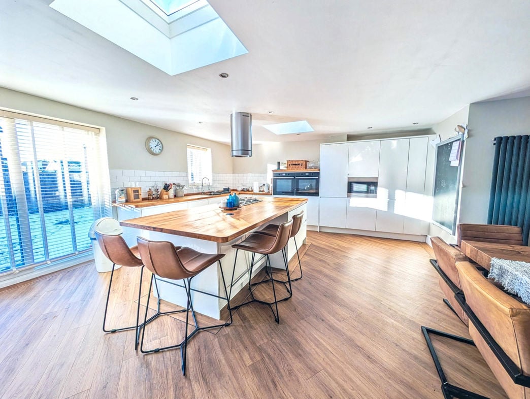 Property image 2 of 22