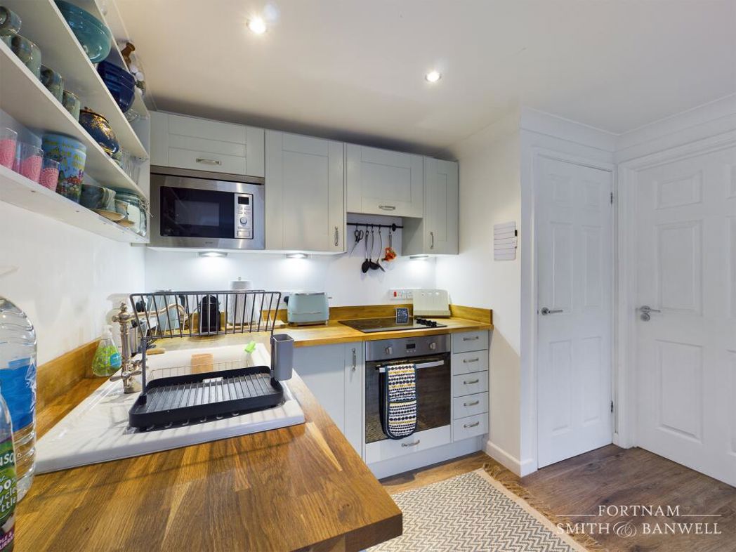 Property image 5 of 13