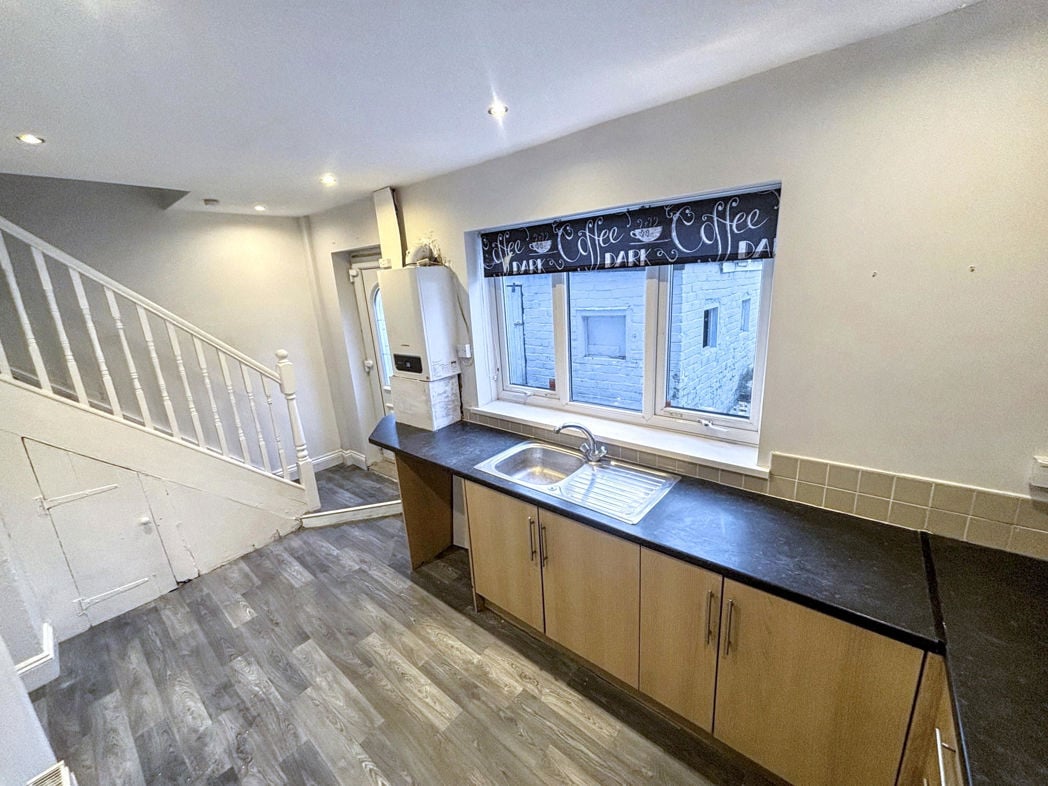 Property image 4 of 15