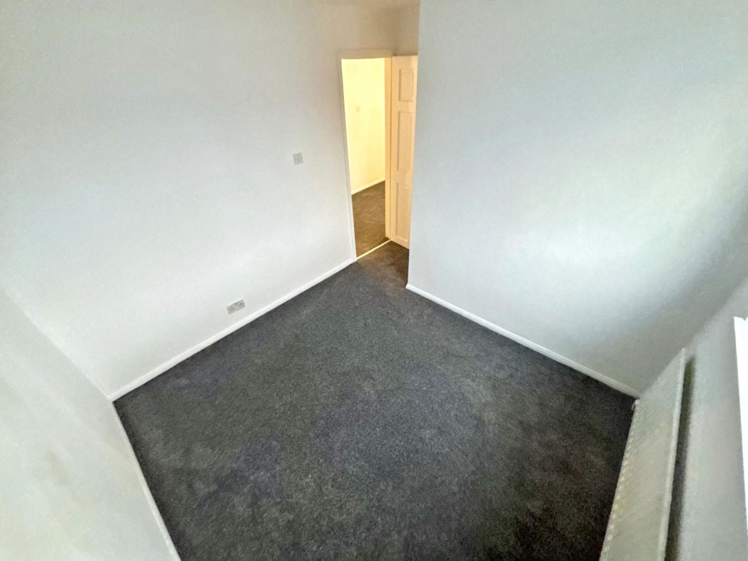 Property image 11 of 15