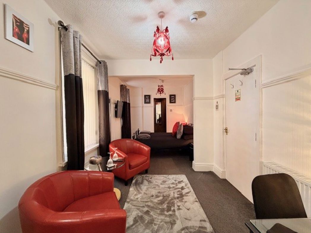 Property image 9 of 27