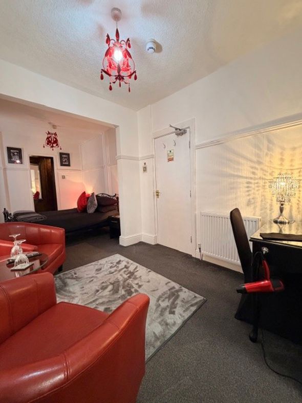 Property image 10 of 27