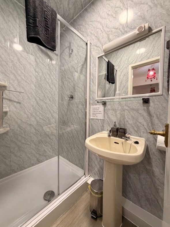 Property image 13 of 27