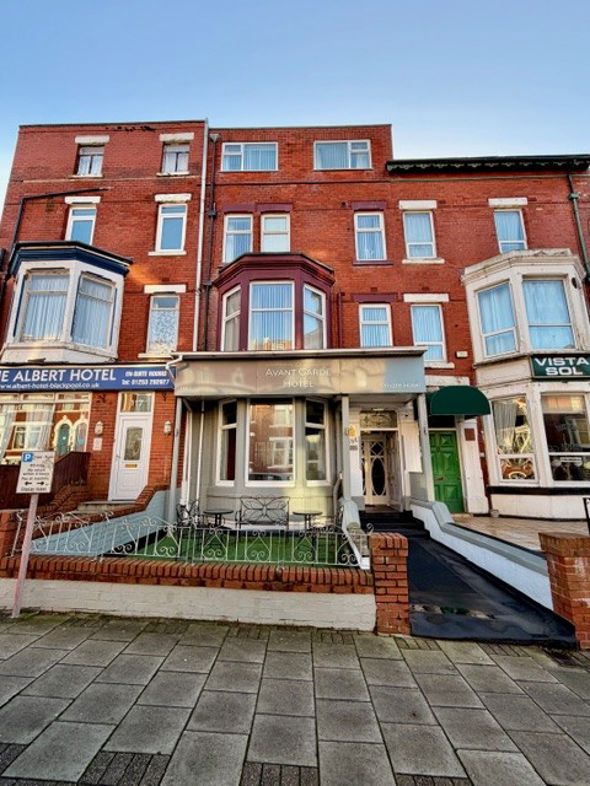 Property image 1 of 27