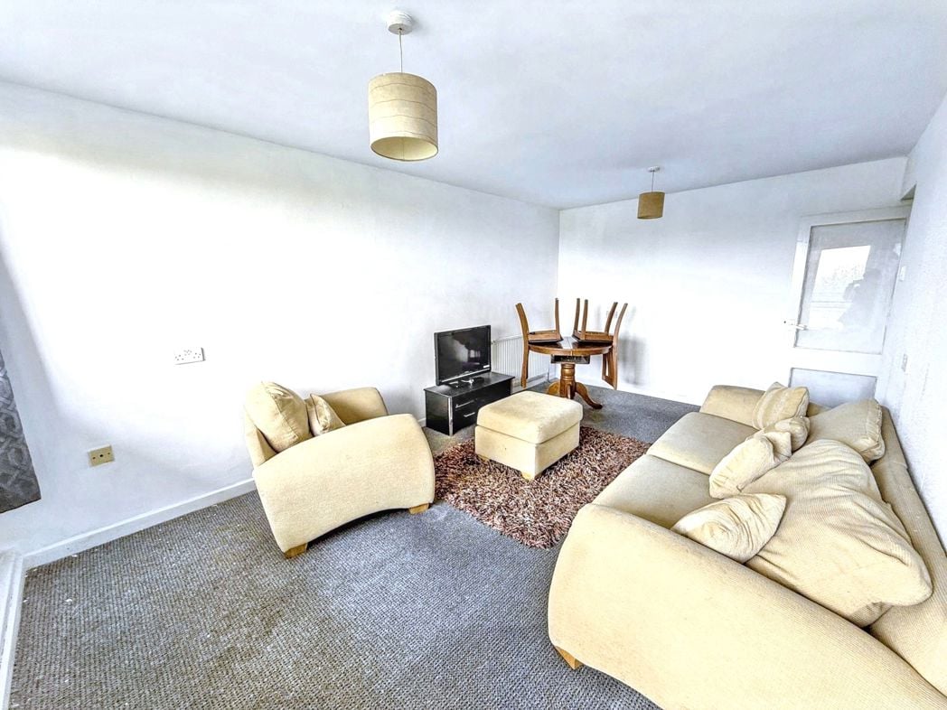 Property image 2 of 10