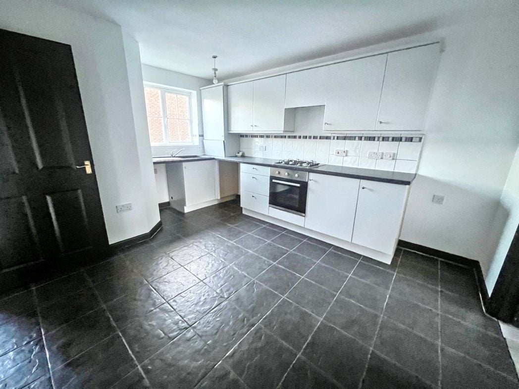 Property image 3 of 9