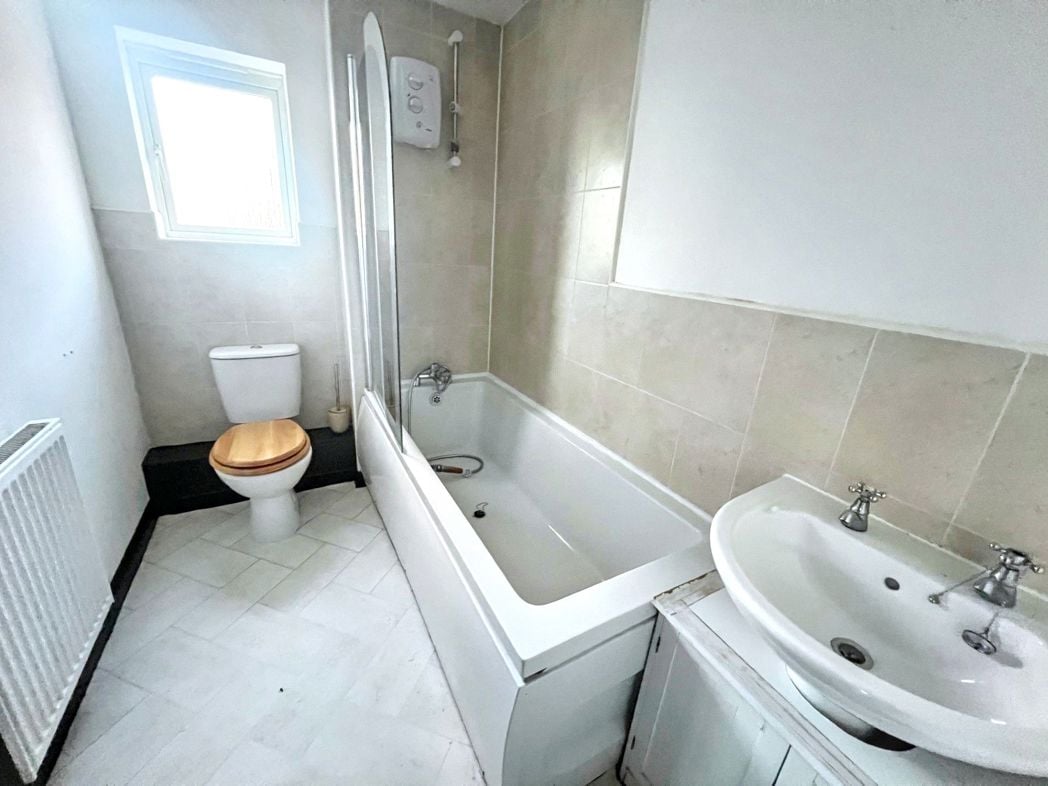 Property image 7 of 9