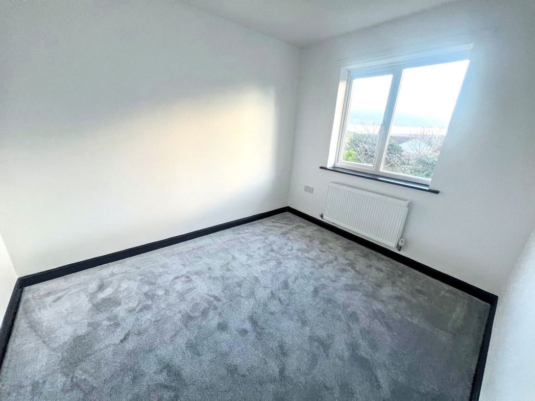 Property image 5 of 9