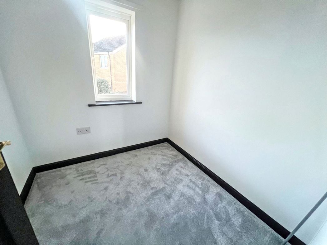 Property image 6 of 9