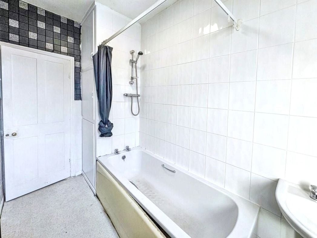 17, Leeds, West Yorkshire, LS9 9DE