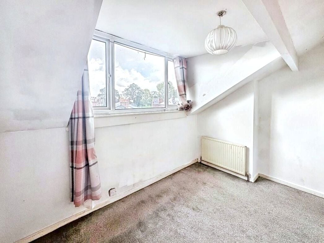 17, Leeds, West Yorkshire, LS9 9DE