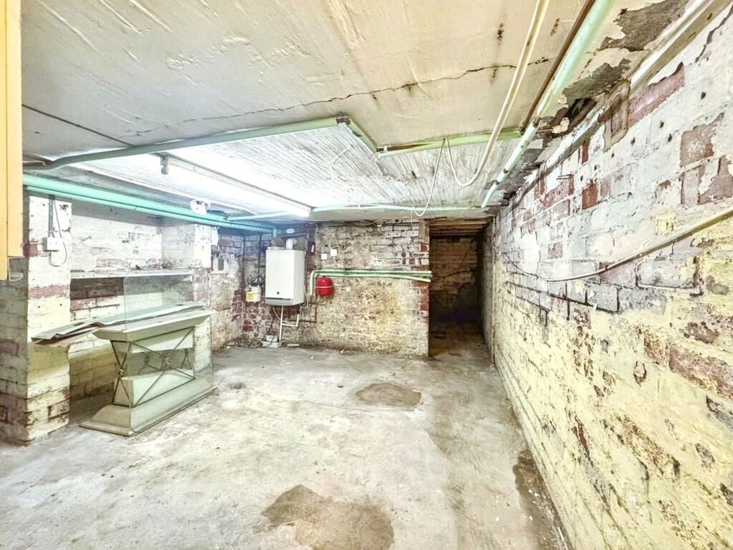 17, Leeds, West Yorkshire, LS9 9DE