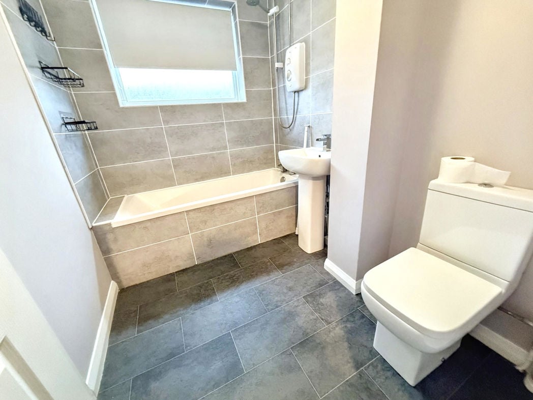 Property image 11 of 15