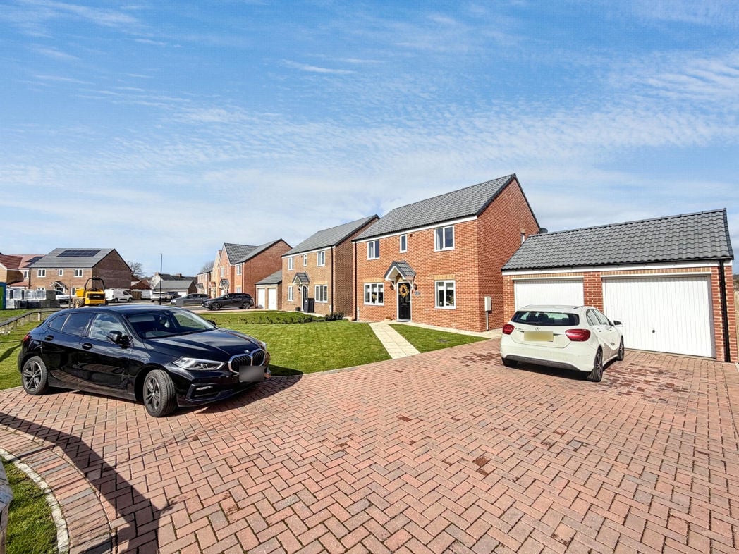 Property image 1 of 31
