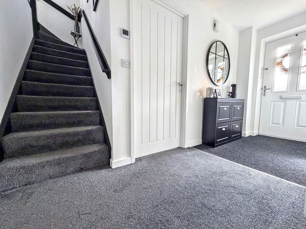 Property image 5 of 31