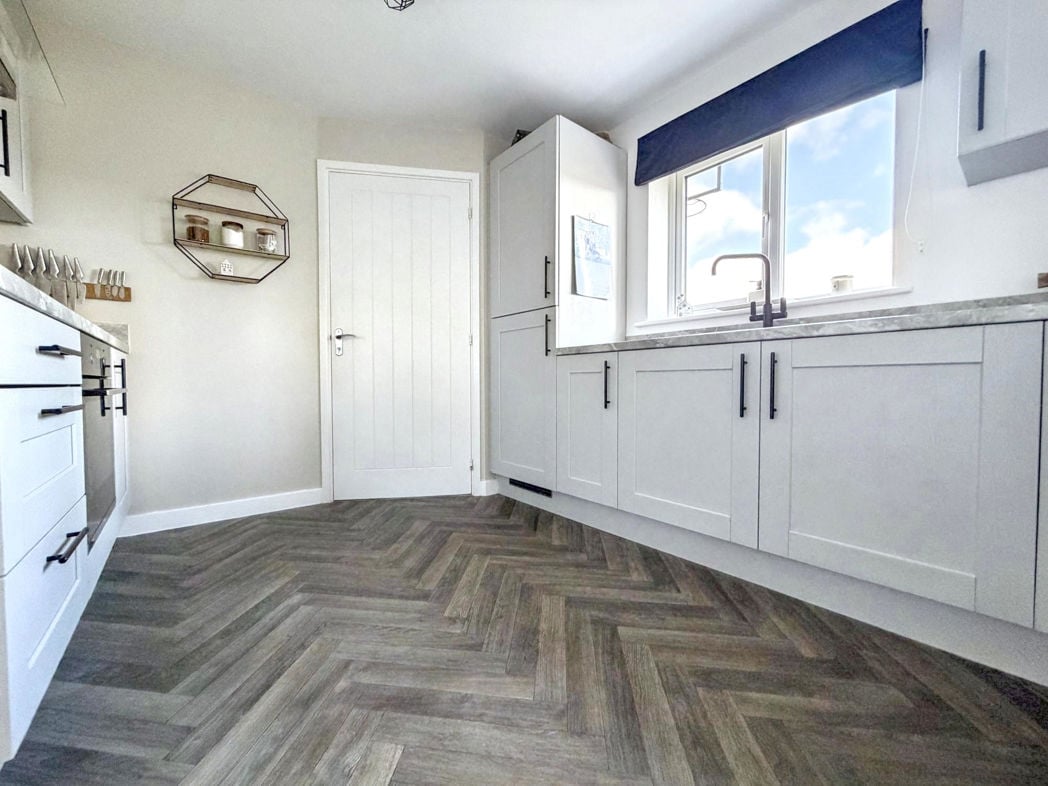 Property image 11 of 31