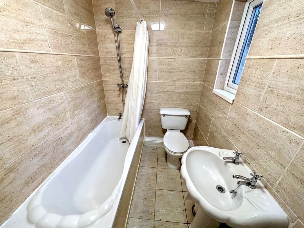 Property image 4 of 7
