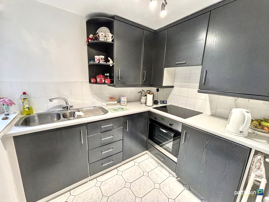 Property image 2 of 18