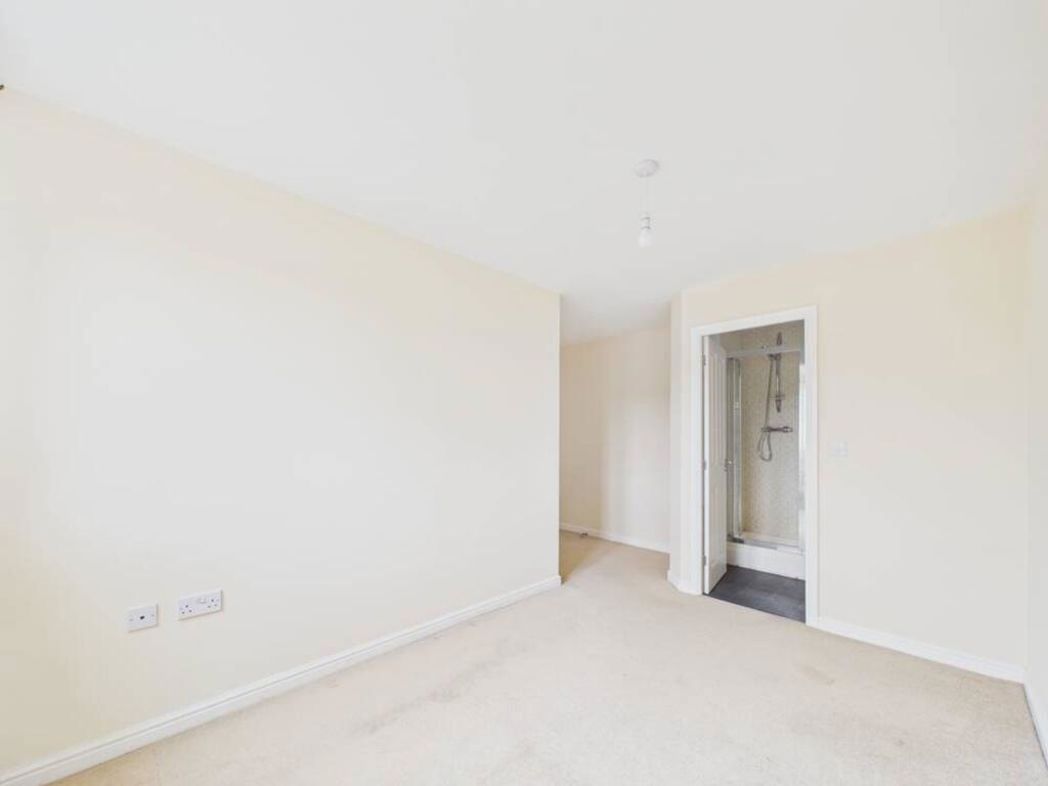 Property image 4 of 19