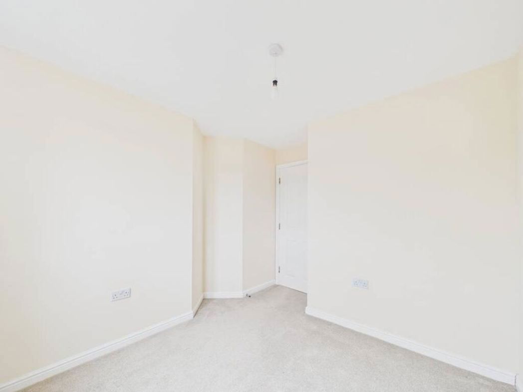 Property image 5 of 19