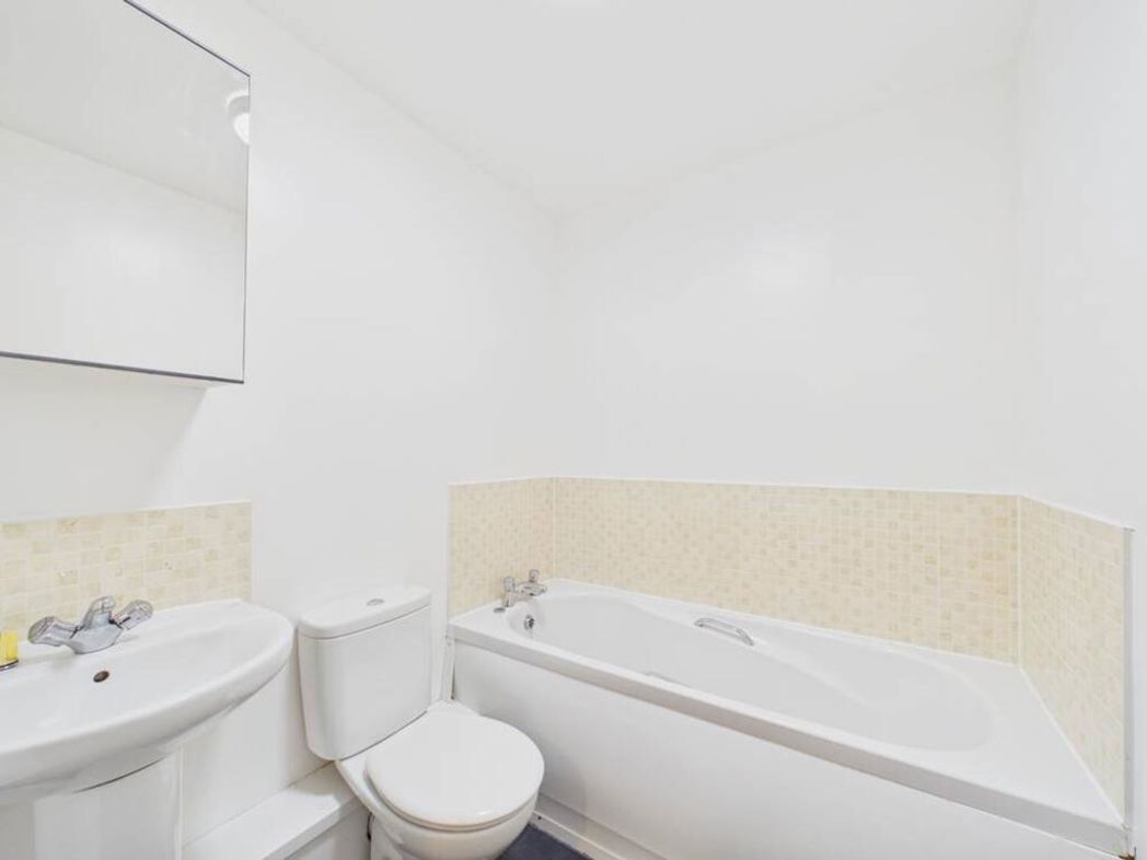 Property image 12 of 19
