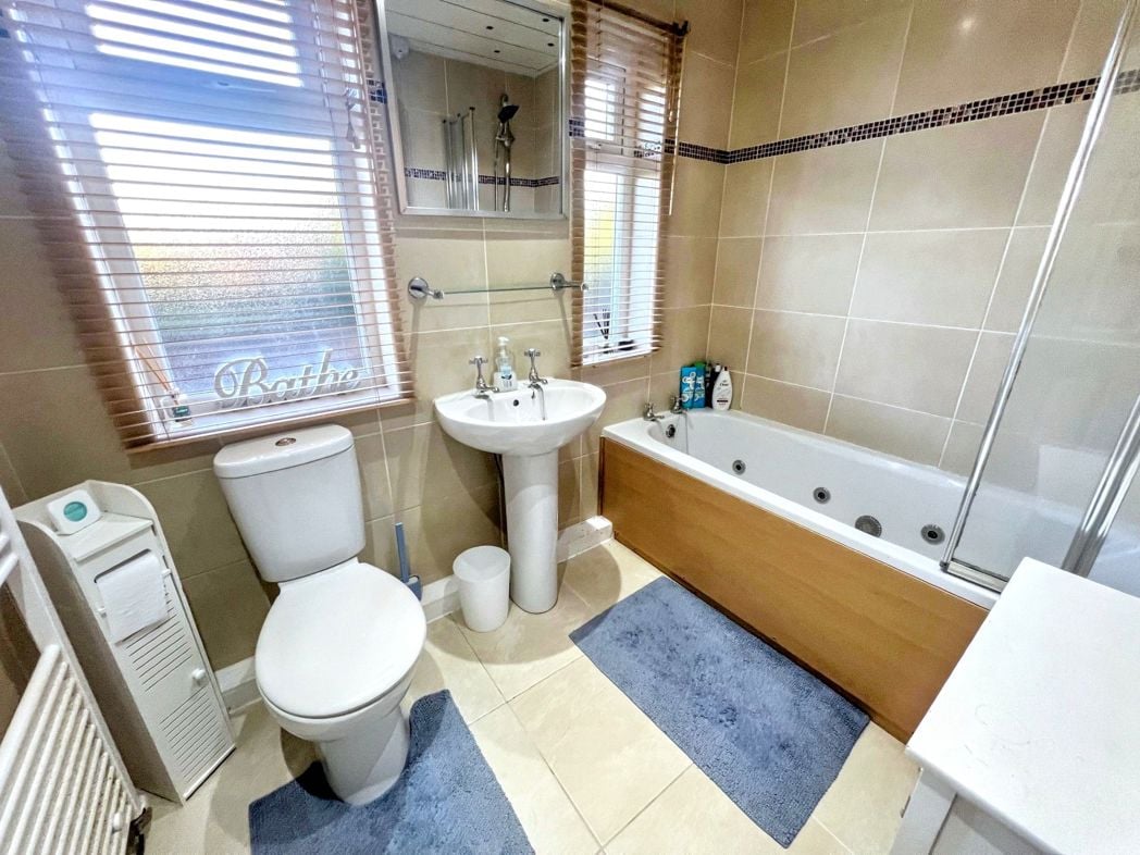 Property image 10 of 13