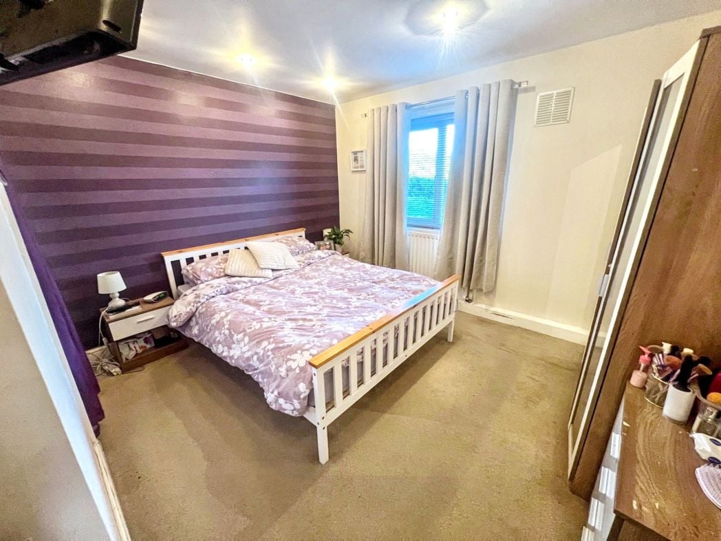 Property image 9 of 13