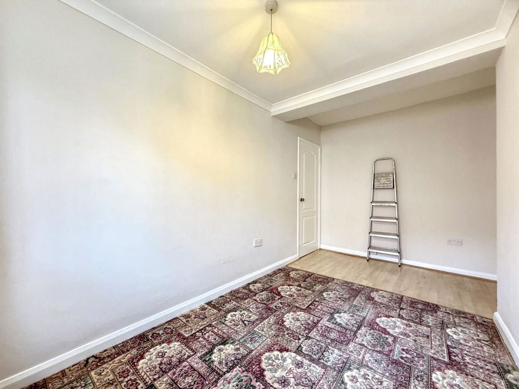 Property image 12 of 18