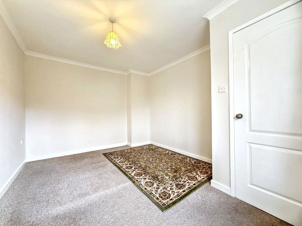 Property image 10 of 18