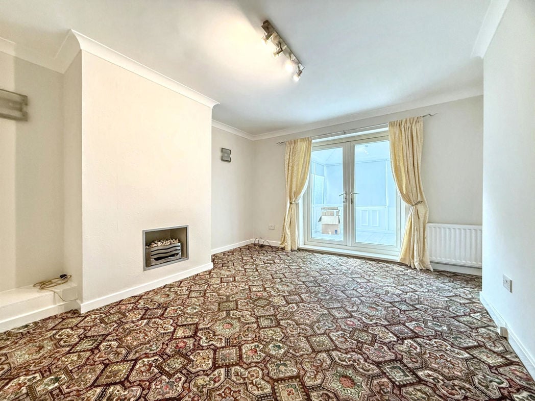 Property image 3 of 18
