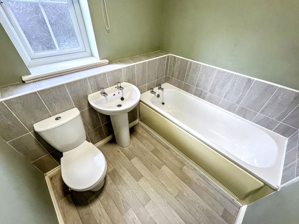 Property image 10 of 11