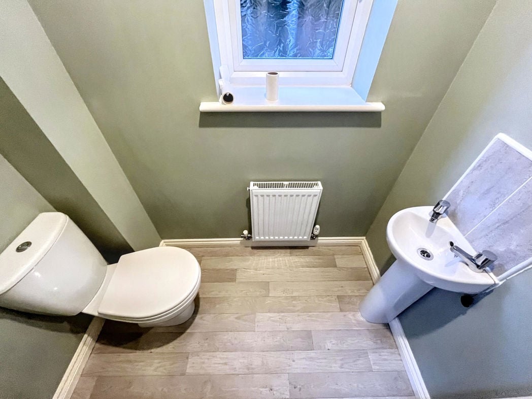 Property image 5 of 11