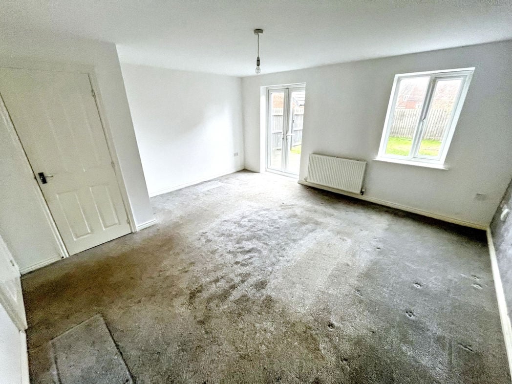 Property image 4 of 11