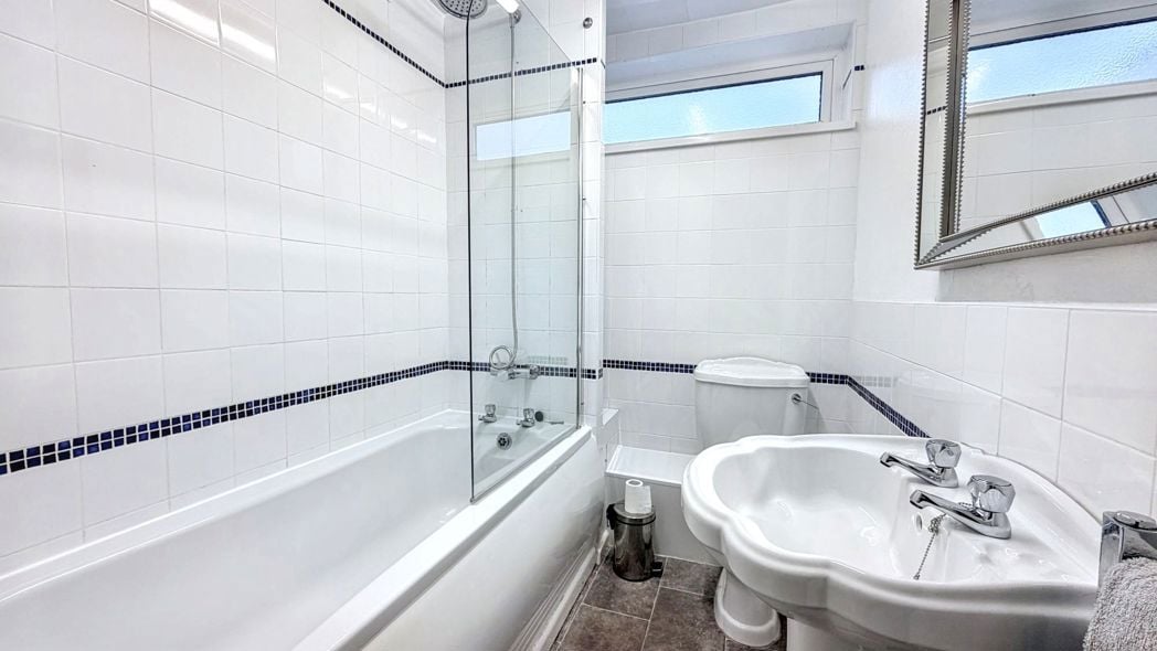 Property image 5 of 8