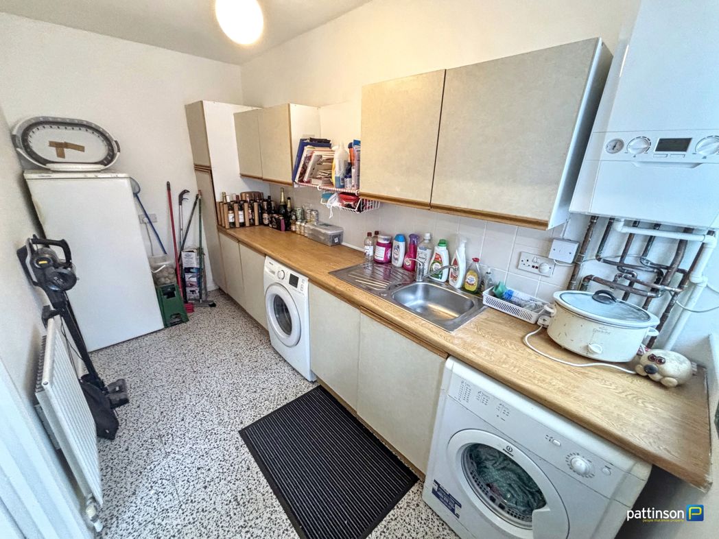 Property image 11 of 21