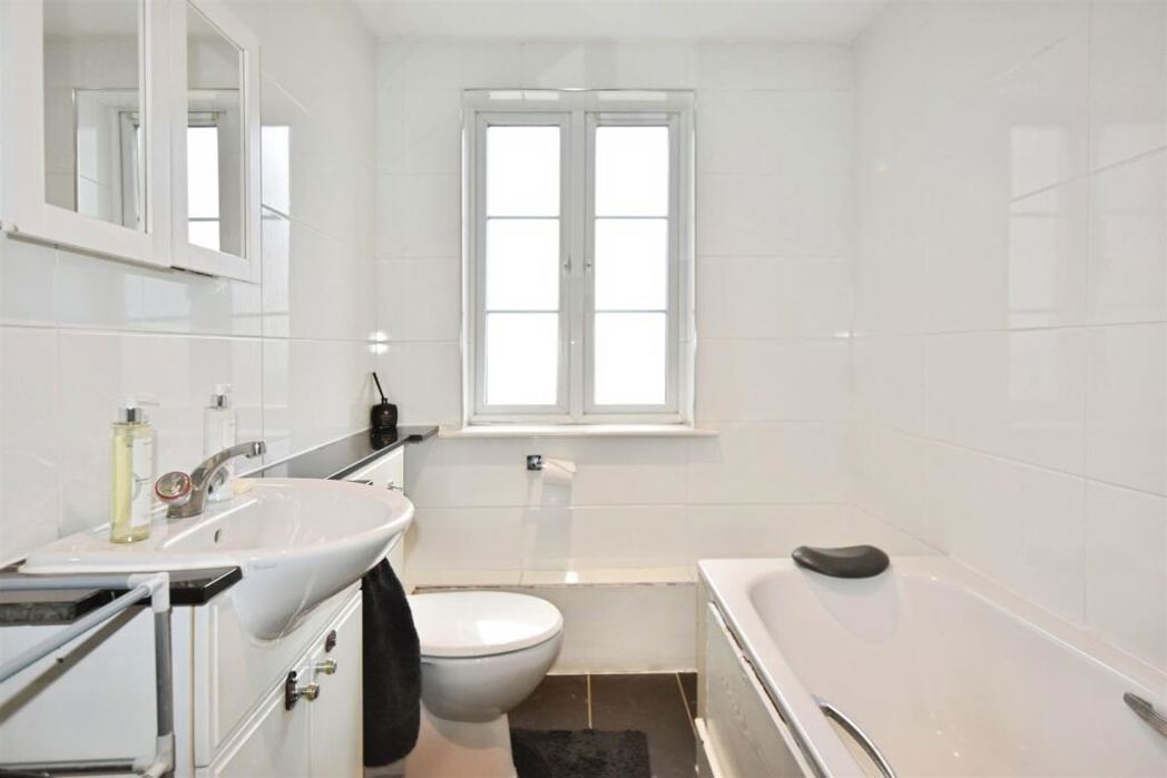 Property image 12 of 15