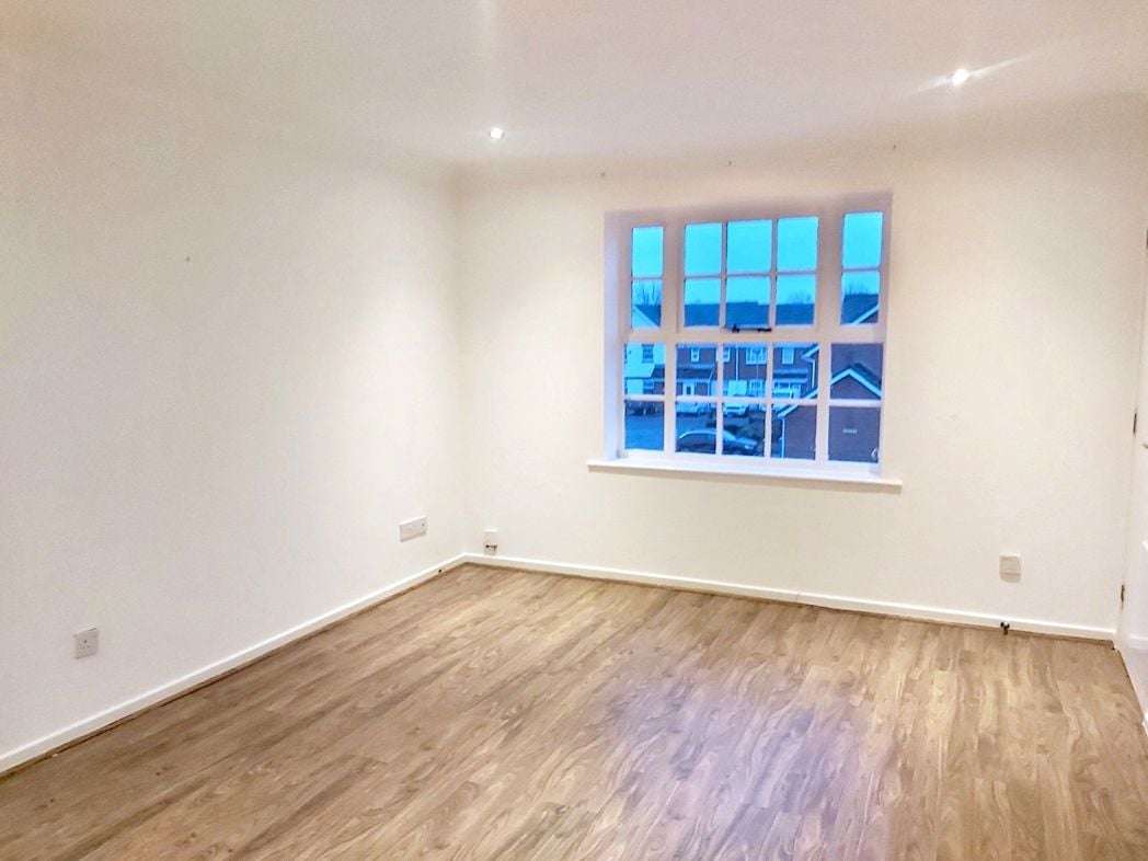 Property image 3 of 9