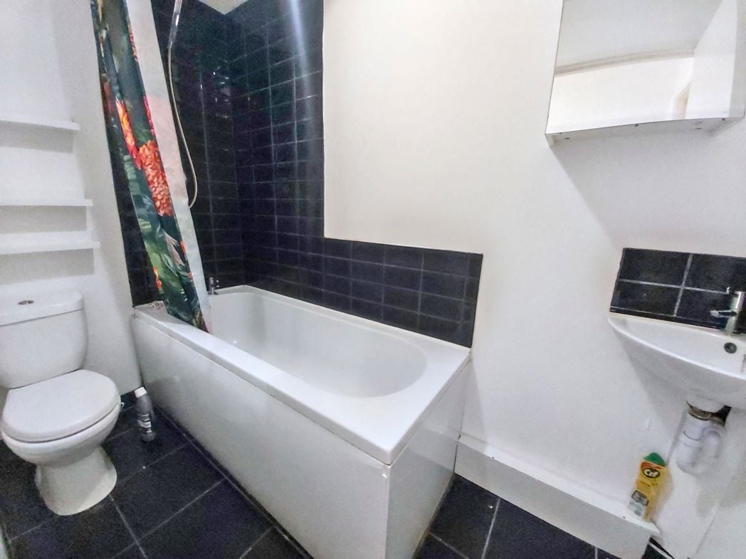 Property image 8 of 9