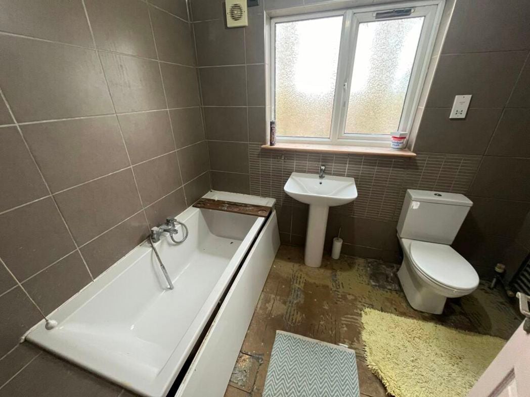Property image 9 of 24