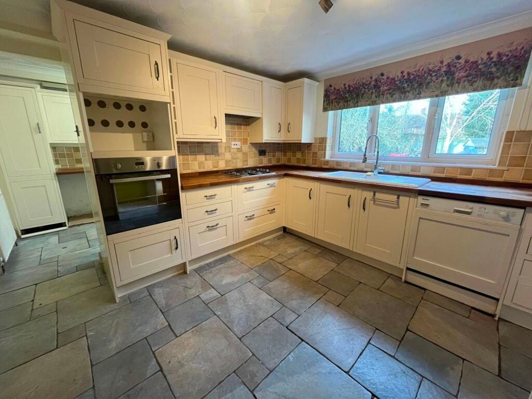 Property image 4 of 24