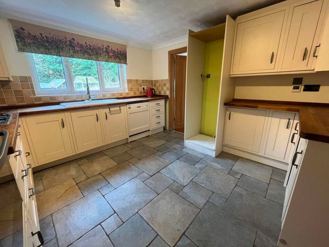 Property image 5 of 24